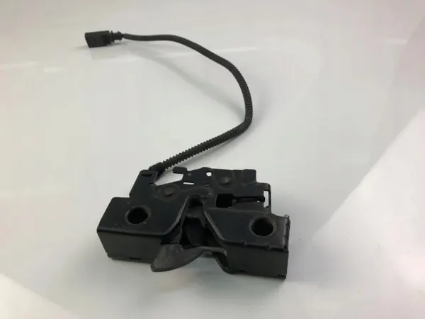 VW Konepeltilukko OEM 5G1823509B Touran 2.0L Diesel image 3