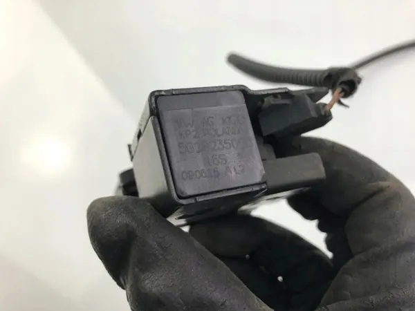 VW Konepeltilukko OEM 5G1823509B Touran 2.0L Diesel image 4