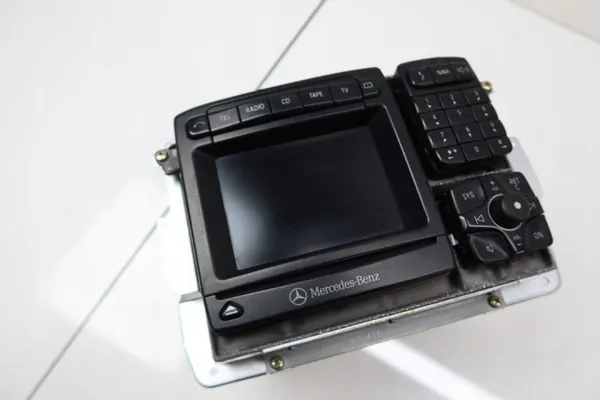 Mercedes CL W215 COMAND Radio OEM 2208203489 image 3
