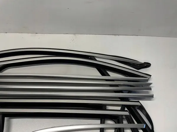 Molduras Cromo BMW F11 OEM 7199783 - Usado image 3
