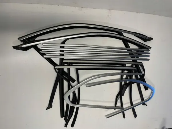 Molduras Cromo BMW F11 OEM 7199783 - Usado image 9