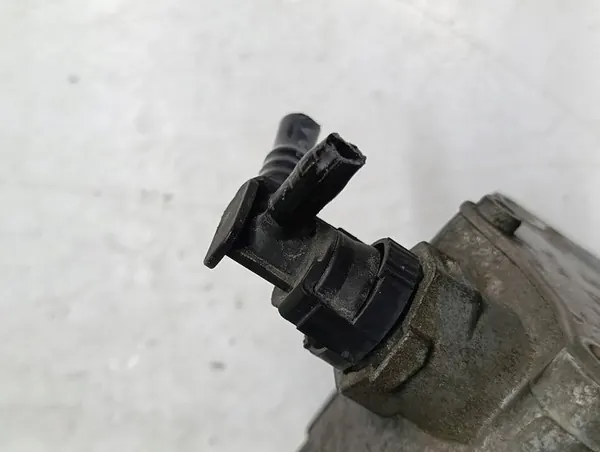 Imupumppu VOLVO V40 ESTATE 2.0L bensiini 2016 image 3