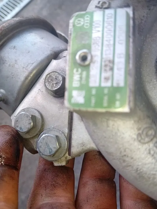 Turboaggregat 03L253056B Vw Tiguan Passat B7 B6 2.0TDI image 5