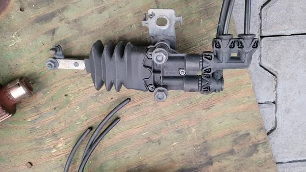 Válvula de Nivelamento Wabco OEM 2093357 Cabina Scania image 2