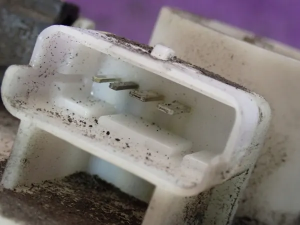 FIAT PUNTO II 99-03 Bomba de combustível 4 pinos OEM 46743677 image 4