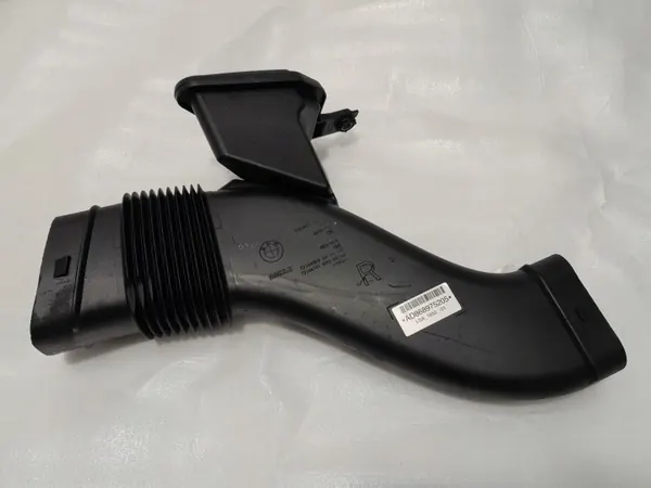 BMW X7 G07 Luftinsugskanal OEM 8689752 Höger sida image 2