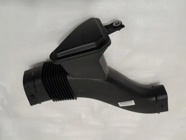 BMW X7 G07 Luftinsugskanal OEM 8689752 Höger sida image 3