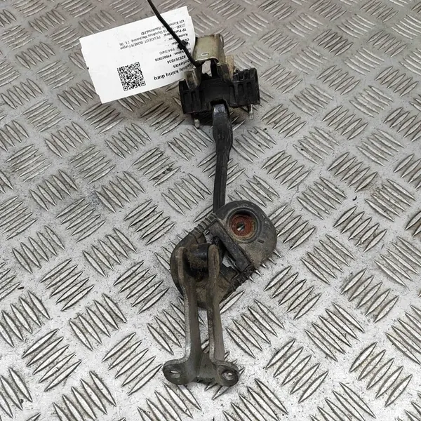 Peugeot Boxer 2018 Parada de porta traseira esquerda image 4