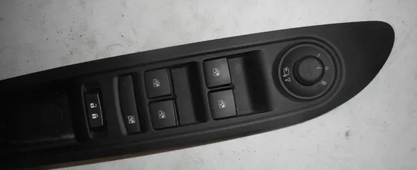 Interruptor de janela dianteira esquerda Opel Mokka A 13305011 image 2