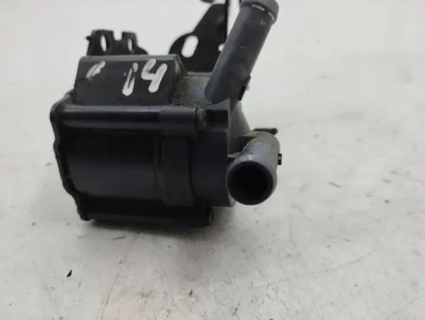 Mini Cooper waterpomp OEM 61935980 - Gebruikt image 5