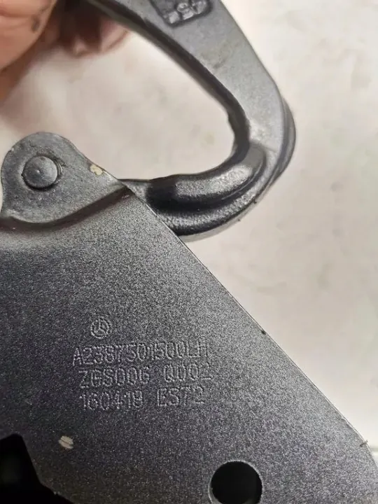 Dobradiça esquerda porta-malas OEM A2387501500 Mercedes image 3