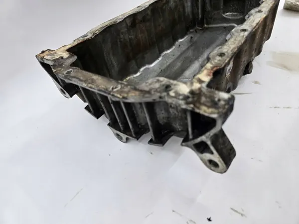 Cárter de aceite Volkswagen OE 038103603A - Usado image 3