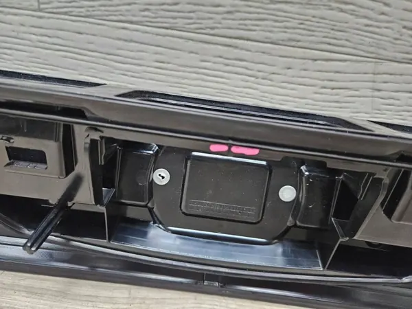 OEM 2GM827577D Achterklep Bekleding met Camera image 9