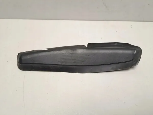 Käytetty BMW i4 takavalokehys OEM 8739614 image 2