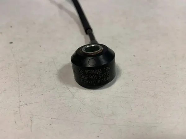 Audi OE Knacksensor OEM 06E905377G - Begagnad image 3