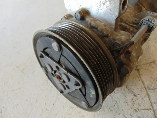 Compressore AC RENAULT KANGOO II LIFT 1.2 TCE 926008670R image 3