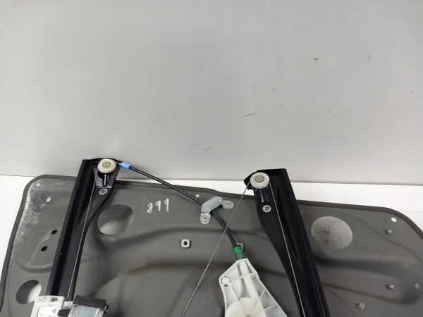 Mercedes A-klass W169 fram höger fönsterreglage OEM 899 image 7