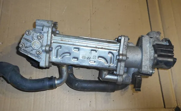 KIA Carens IV Ceed 1.7 CRDi Pakokaasujäähdytin 284162A850 image 2