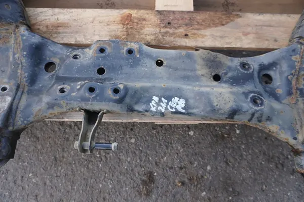 KIA CEED I 2.0 CRDI Suspension Beam 624051H020 image 5