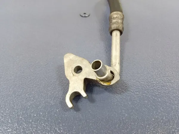 BMW Ölkühlerleitung OEM 2284549 - Gebrauchtes OE-Teil image 4