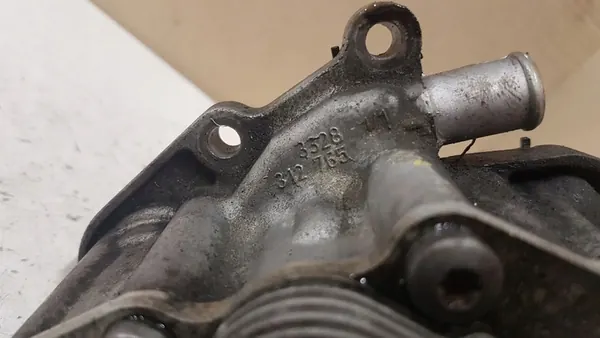 Volvo OE 312765 Oliefilterbasis image 7