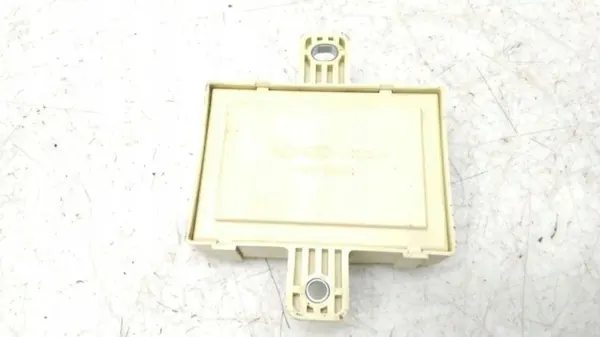 Controlador de cierre central KIA OEM 919401F010 image 8