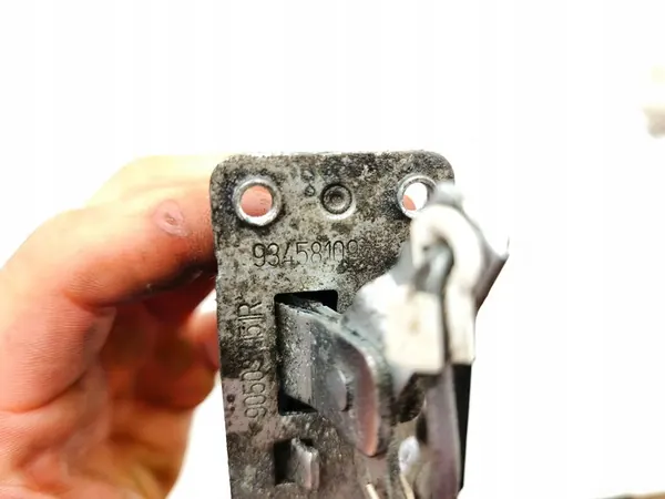 Opel Vivaro Takaluukun Lukkos 2016 93458109 image 7