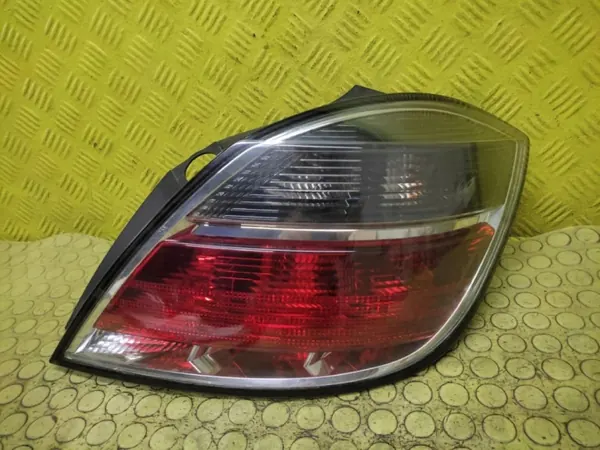 Phare Arrière Droit Opel Astra H OEM 13222325 image 2