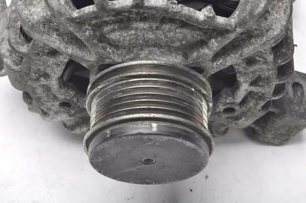 Vaihtovirtageneraattori Volvo V50 2011 OE 31288879 image 3