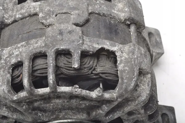 Vaihtovirtageneraattori Volvo V50 2011 OE 31288879 image 4