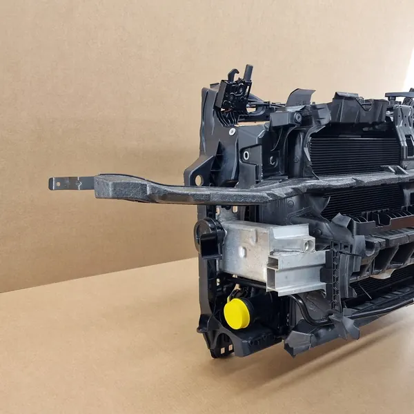 Radiador delantero VW Touareg III 3.0TDI image 3