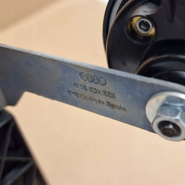 Radiador delantero VW Touareg III 3.0TDI image 5