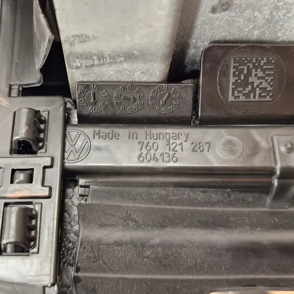 Radiador delantero VW Touareg III 3.0TDI image 7