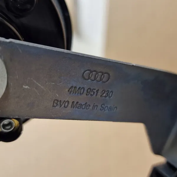 Radiador delantero VW Touareg III 3.0TDI image 8