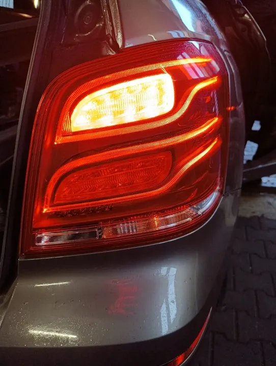 MERCEDES GLK X204 Rechter Achterlamp A2049060257 image 2