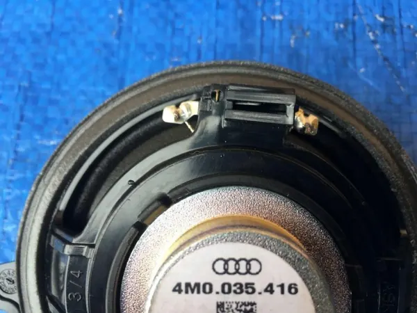 Audi Q7 BOSE Kaiutin Set OEM 4M0035621 Käytetty image 4