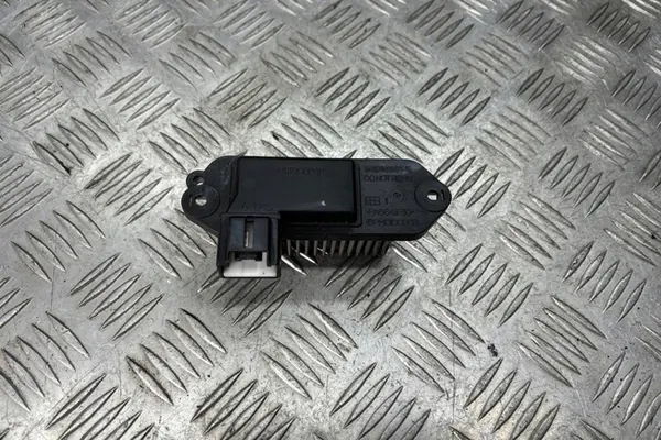 Relé de ventilador de calefacción MAZDA 3 (BK) 1.6L Diesel image 3