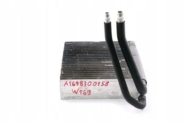 Mercedes W169 W245 Ilmastointikondensaattori image 4