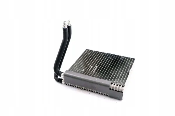 Mercedes W169 W245 Ilmastointikondensaattori image 9