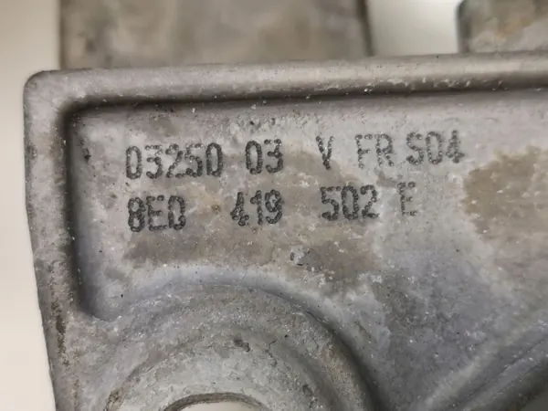 Audi A4 B6 Ohjauspylvään risti OEM 8E0419502E image 4