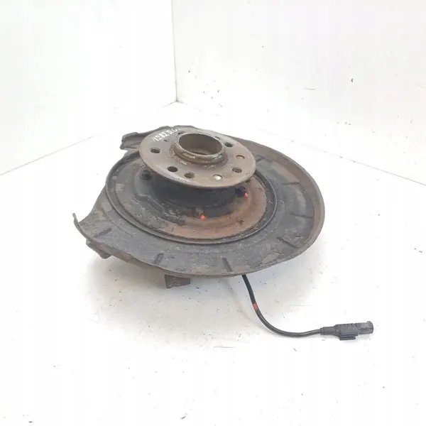 2006 Mercedes-Benz R W251 Mozzo ruota posteriore A1645400717 image 3