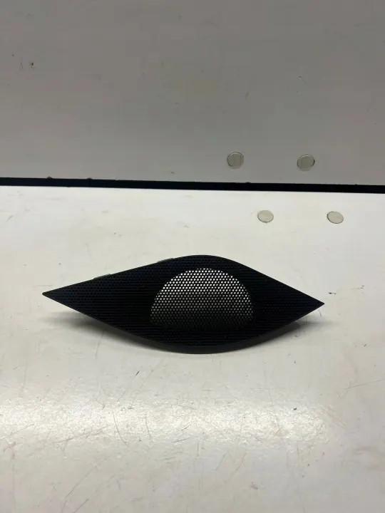 Grelha Subwoofer Usada OEM YQP3936 Audi A4 S4 B9 image 2