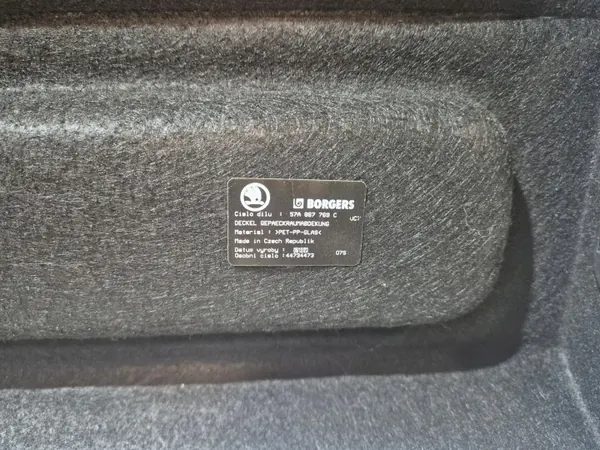 Skoda Karoq bagageruimte plank OEM 57A867769C - Gebruikt image 3