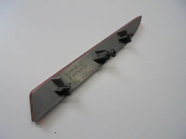 Refletor traseiro esquerdo do para-choque Mitsubishi Colt VI CZ3 image 4