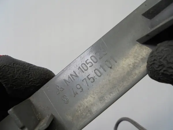 Refletor traseiro esquerdo do para-choque Mitsubishi Colt VI CZ3 image 5