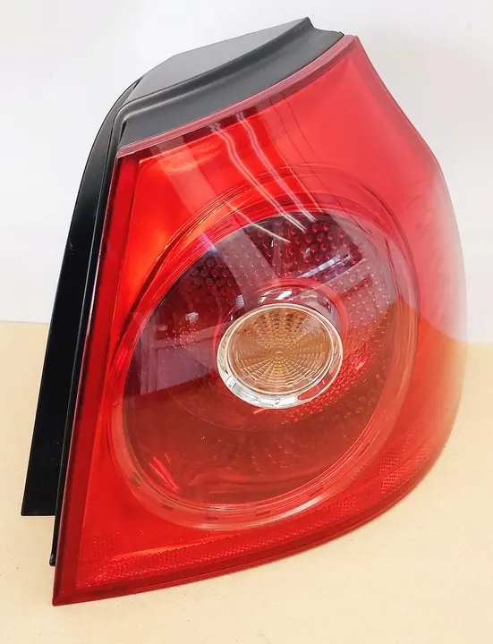 Höger baklampa VW Golf V Magneti Marelli 1K6945258 image 2