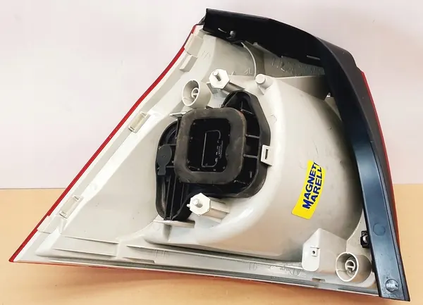 Höger baklampa VW Golf V Magneti Marelli 1K6945258 image 3