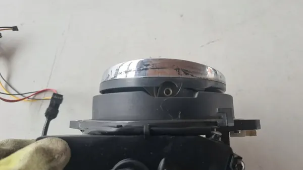 Audi OE 5G0827469F image 4