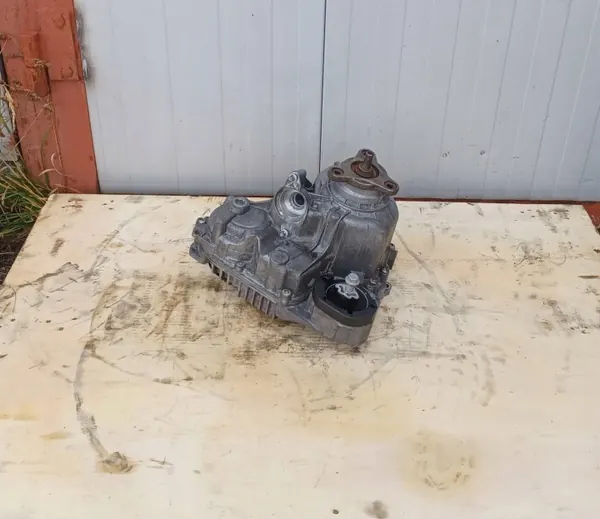 BMW Verteilergetriebe OEM 13774410-BMW Gebraucht image 2