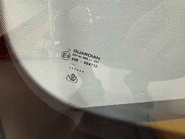 Audi A8 4H D4 voorruit OEM met camera sensor image 8